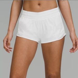 Lululemon hotty hot shorts 2.5